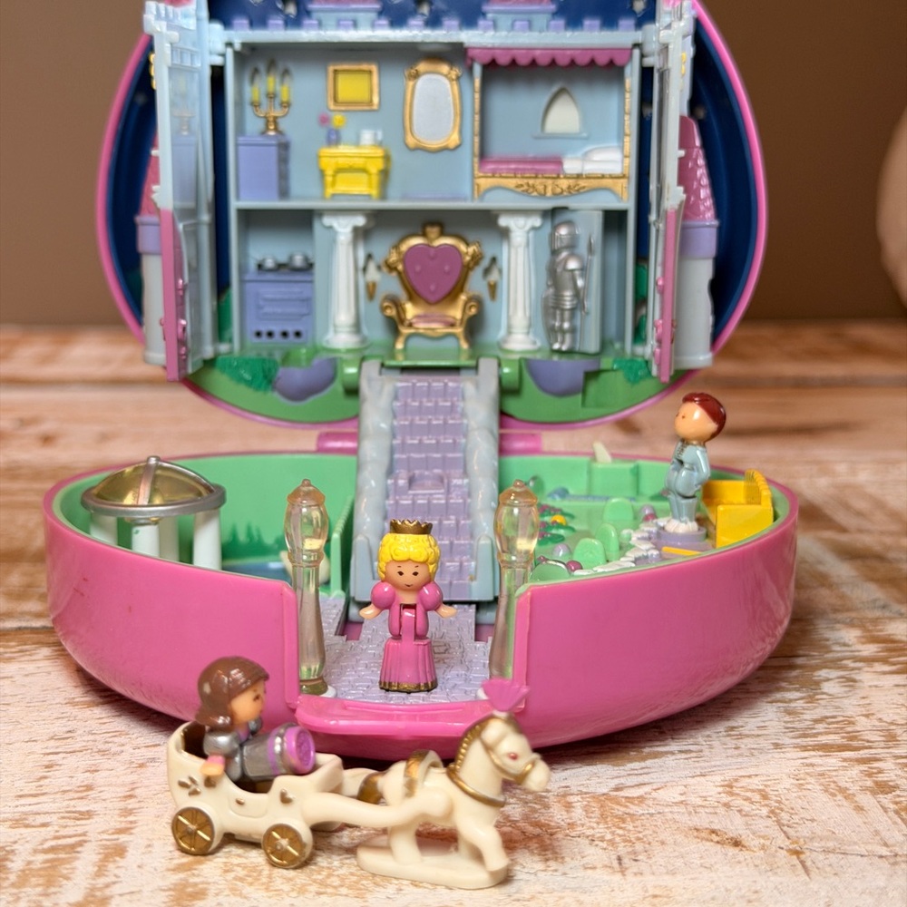 Pink Compact Princess Playset with Figures and Carriage